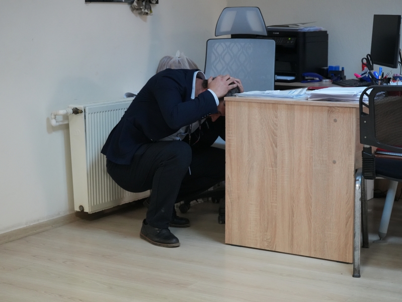 🚨 Güvenliğimiz Her Şeyden Önemli: Anadolu Lisesinde Deprem Tatbikatımızı Başarıyla Tamamladık! dsc02815 799x600